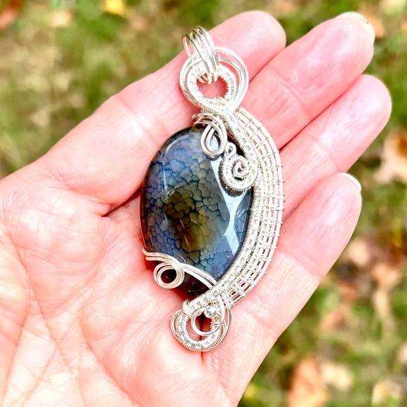 HAND CRAFTED Dragon Vein Agate Wire Wrapped Silver Plate Pendant, Handmade - Picture 2 of 10